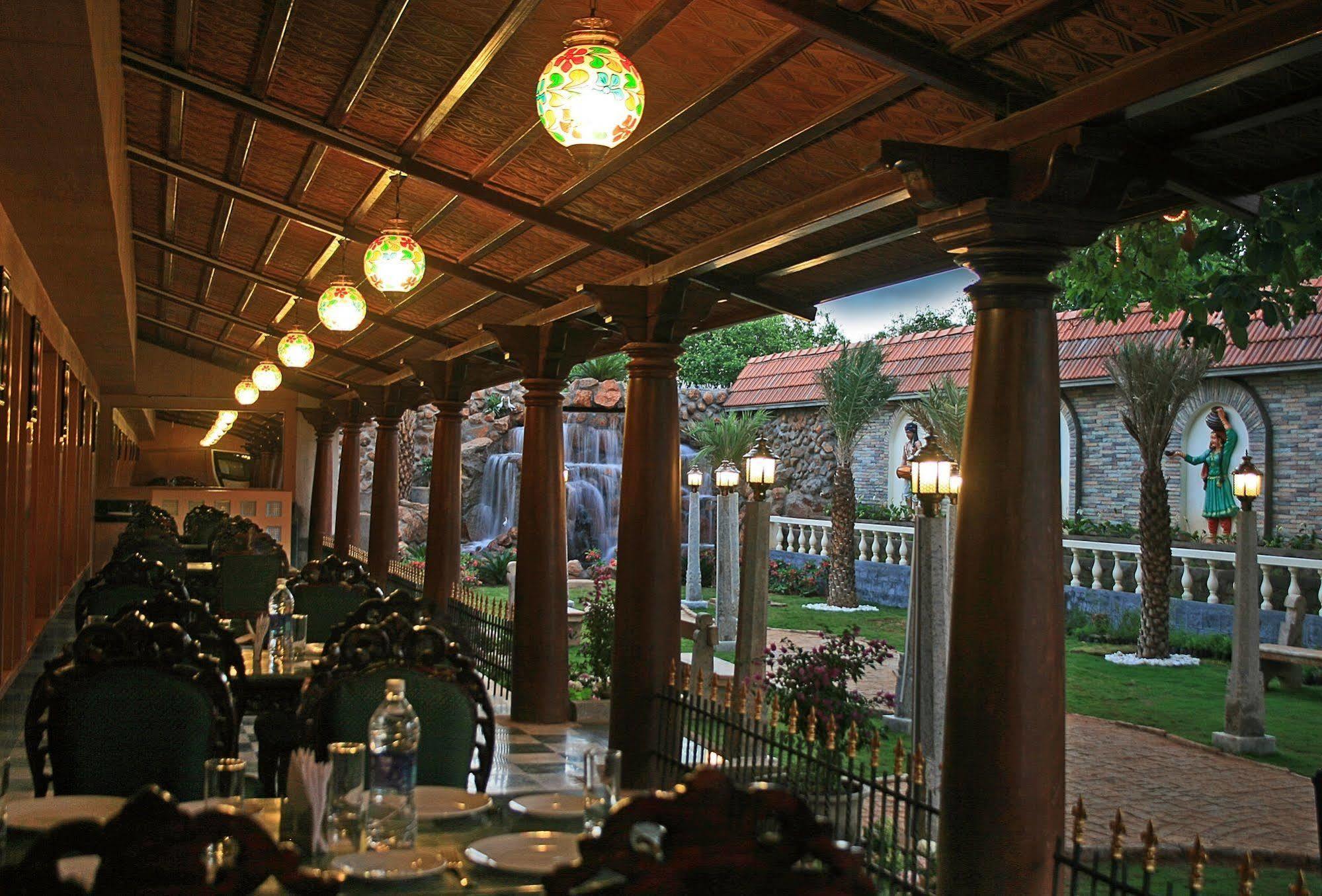 Kumararraja Palace Yelagiri Exterior photo